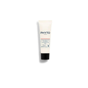 Contents of PHYTO Phytocolor hair dye kit laid out
