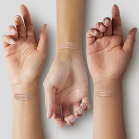 COVERGIRL Advanced Radiance Foundation Classic Beige texture on hand