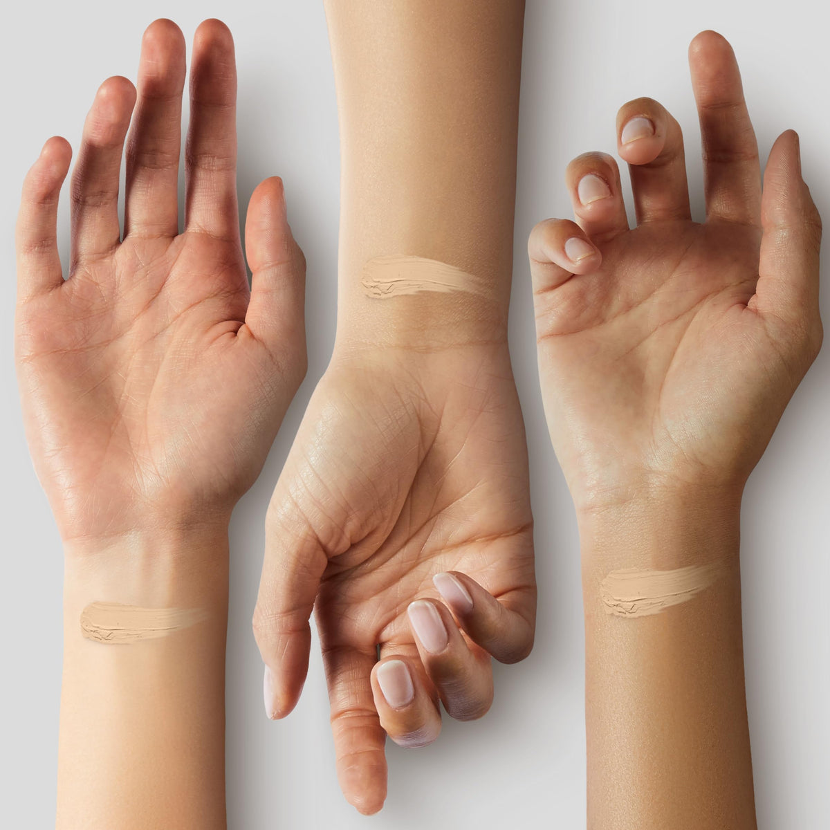 COVERGIRL Advanced Radiance Foundation Natural Ivory with makeup brush