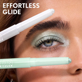 COVERGIRL Clean Multiline Eyeshadow Pencil 298 Merry Mint applied on eyelid