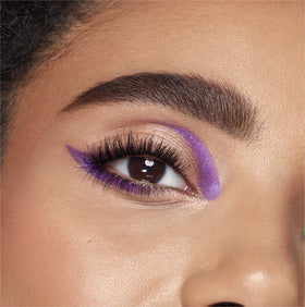 COVERGIRL Lash Blast Fusion Mascara oversized brush close-up