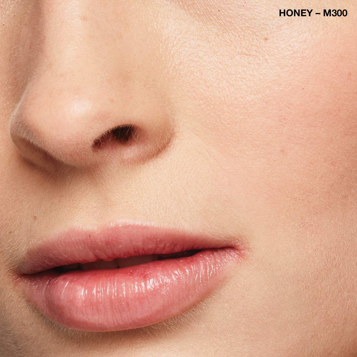 COVERGIRL TruBlend Undercover Concealer M300 Honeyed application on skin