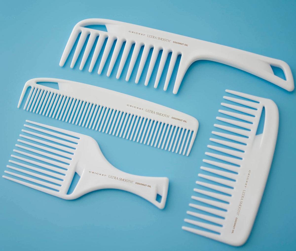 Cricket Ultra Smooth Coconut Dressing Comb close-up of teeth