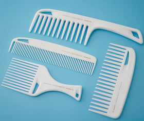 Cricket Ultra Smooth Coconut Dressing Comb close-up of teeth