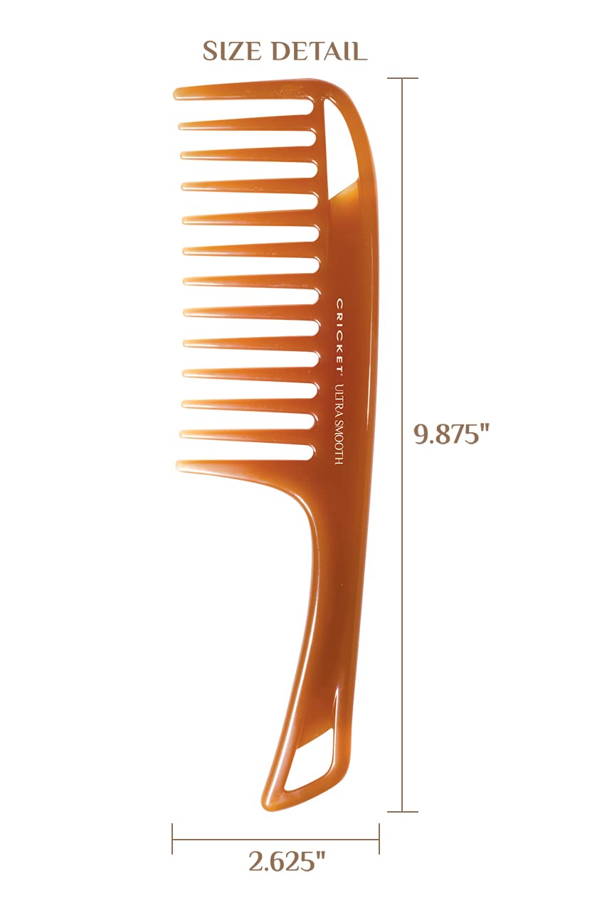 Cricket Ultra Smooth Detangler Comb in use on dry hair