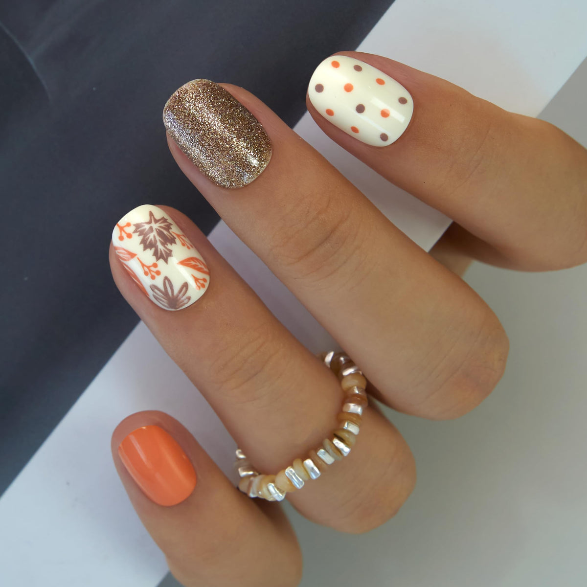CurvLife Extra Short Press On Nails in Gold Maple Leaf front view