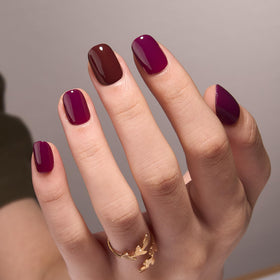 CurvLife Extra Short Square Press On Nails on a hand