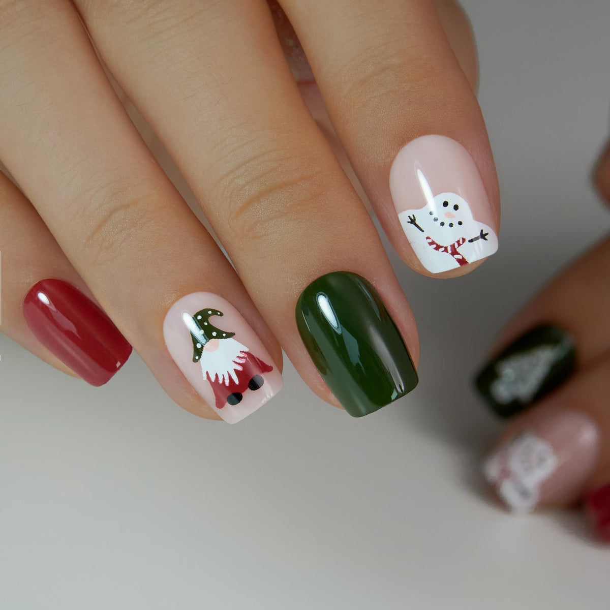 CurvLife Short Square Christmas Press On Nails close-up showing gel finish