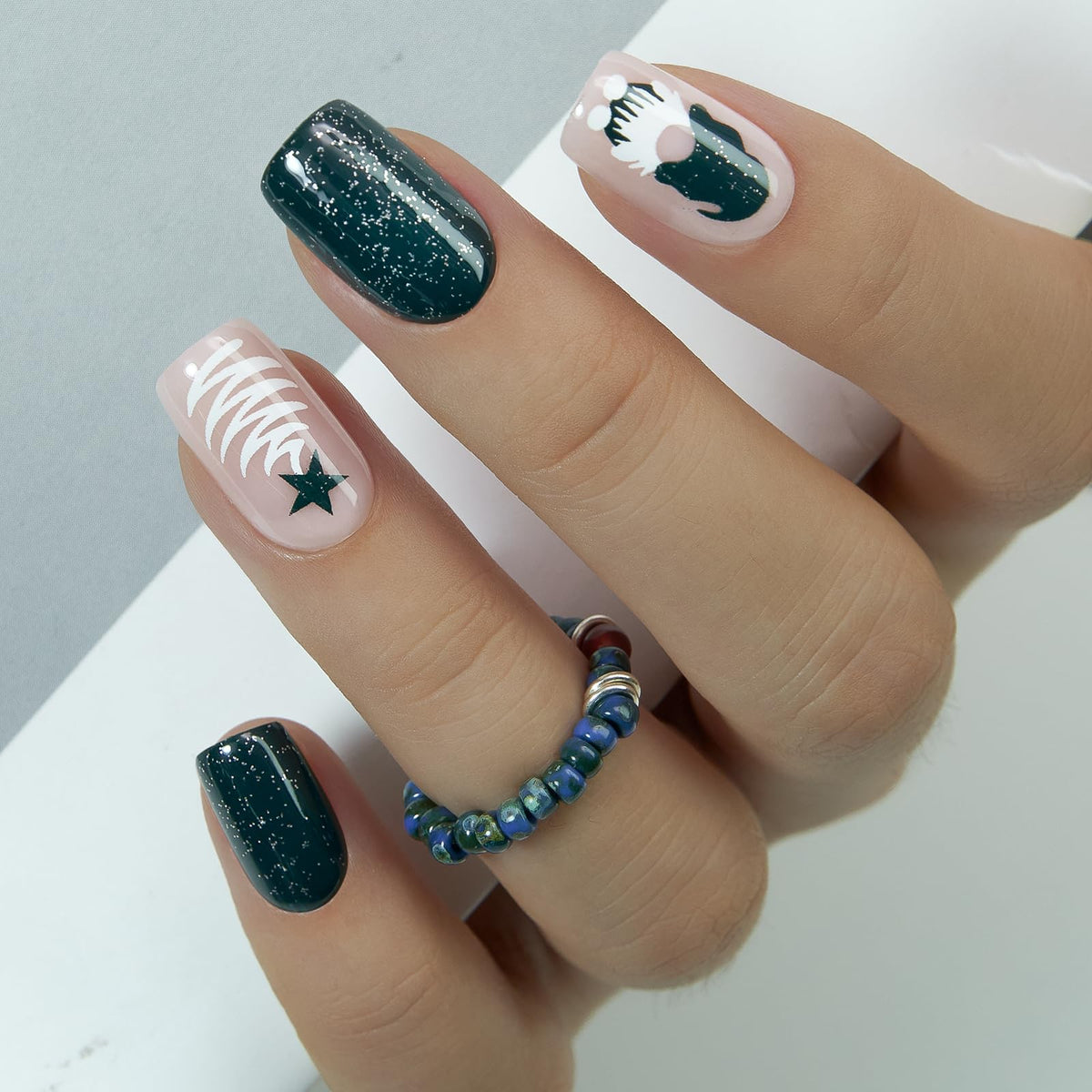 CurvLife Square Press On Nails Green Christmas front view