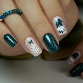 CurvLife Square Press On Nails Green Christmas in storage box