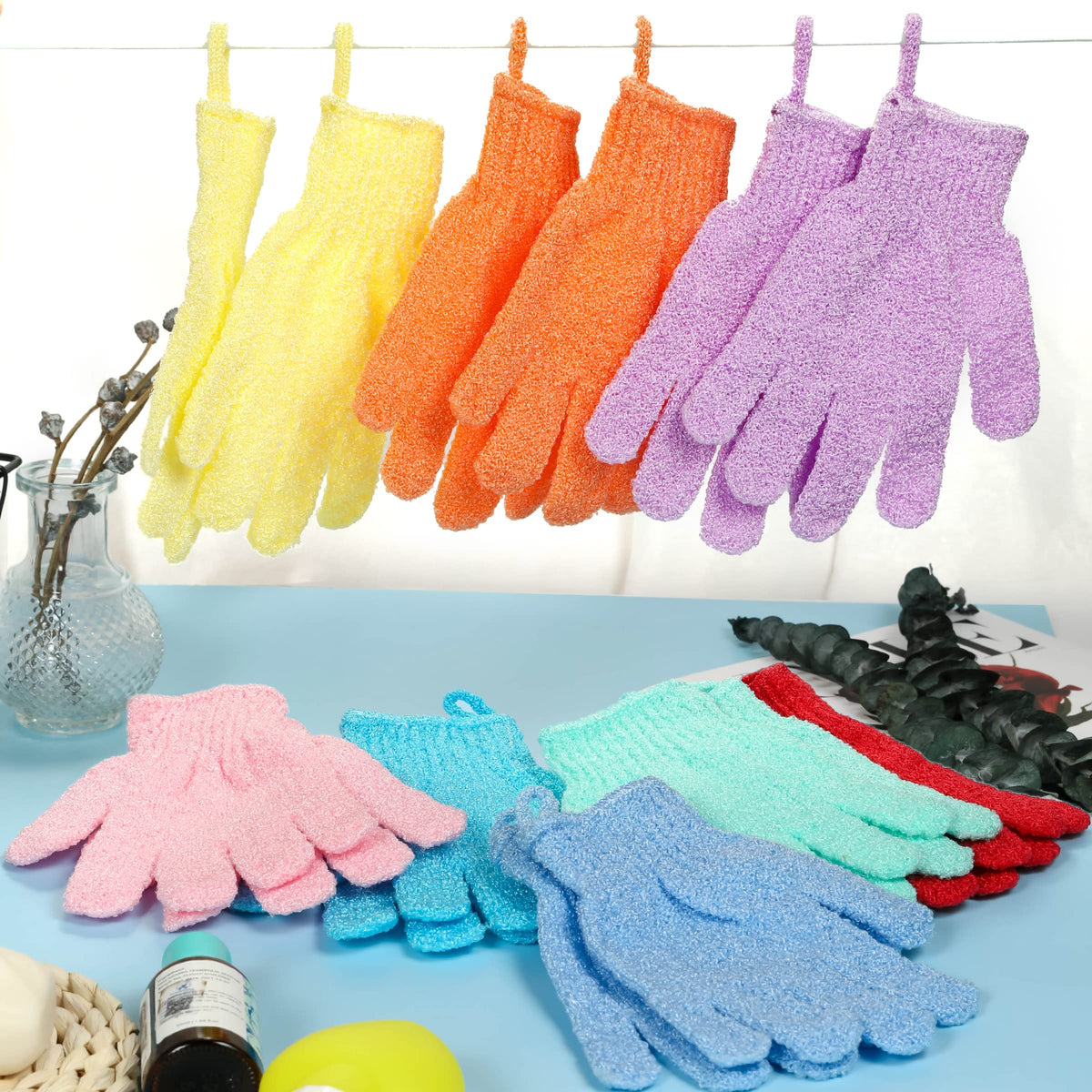 CVNDKN Exfoliating Bath Gloves showing elastic fit