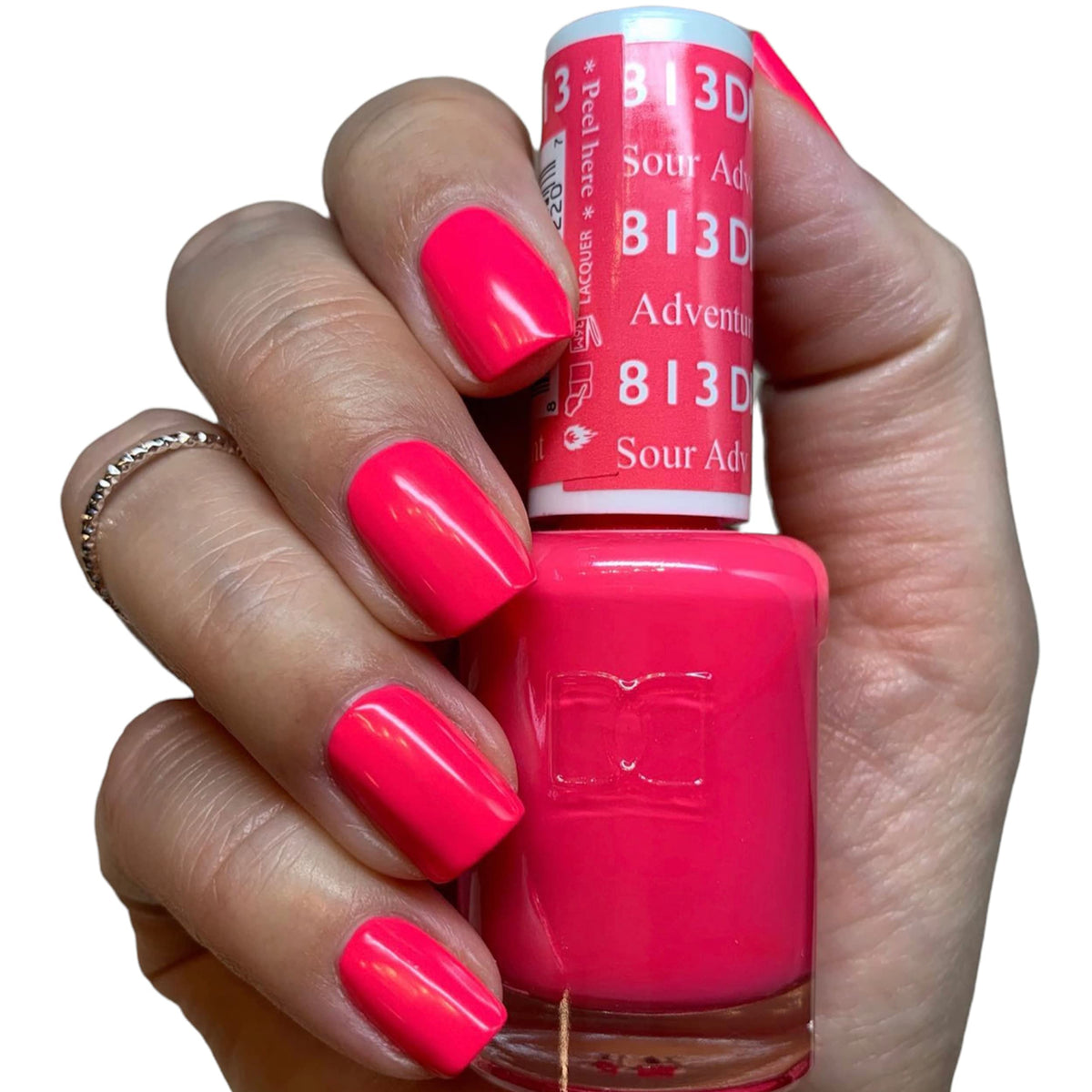 DAISY DND Gel Nail Polish 15ml in Sweet Tooth bubblegum pink