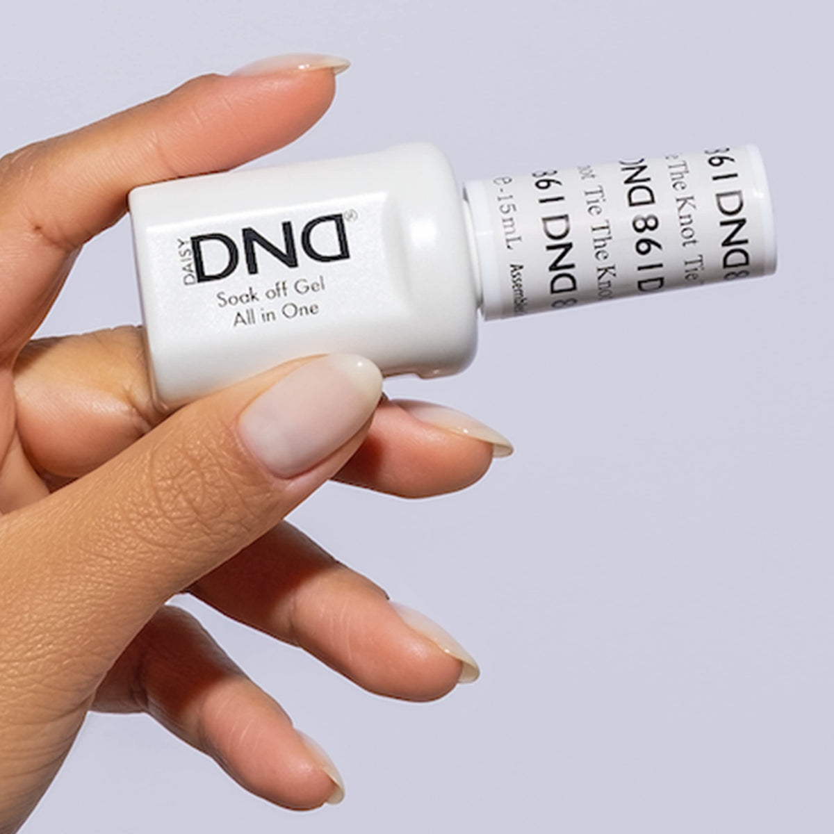 DAISY DND Gel Nail Polish 15ml Tie The Knot #861 bottle