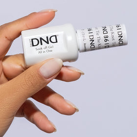 DAISY DND Gel Nail Polish 15ml Tie The Knot #861 bottle