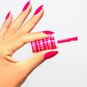 DAISY DND Gel Nail Polish and Lacquer bottles side view