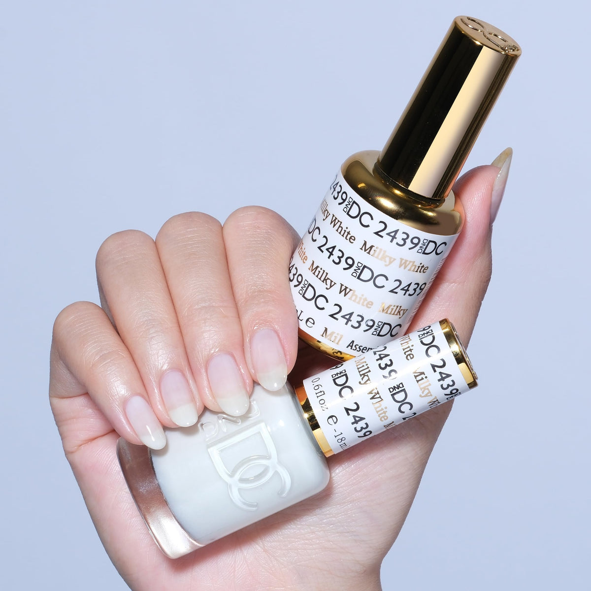 DAISY DND Gel Nail Polish and Lacquer bottles side view