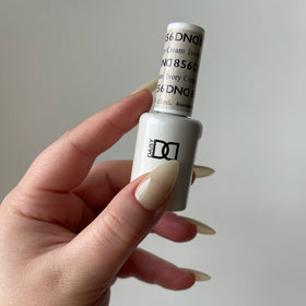 DAISY DND Gel Nail Polish and Lacquer bottles side view