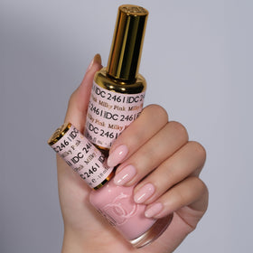 DAISY DND Gel Nail Polish and Lacquer bottles side view