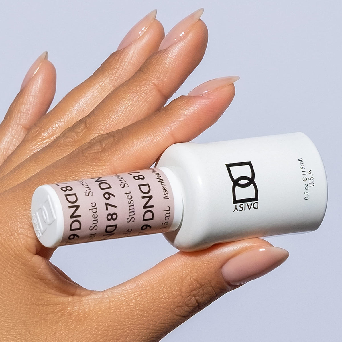 DAISY DND Gel Nail Polish and Lacquer bottles side view