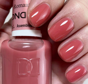 DAISY DND Gel Nail Polish and Lacquer duo pack