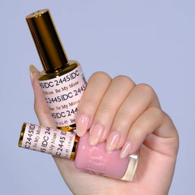 DAISY DND Gel Nail Polish and Lacquer duo pack