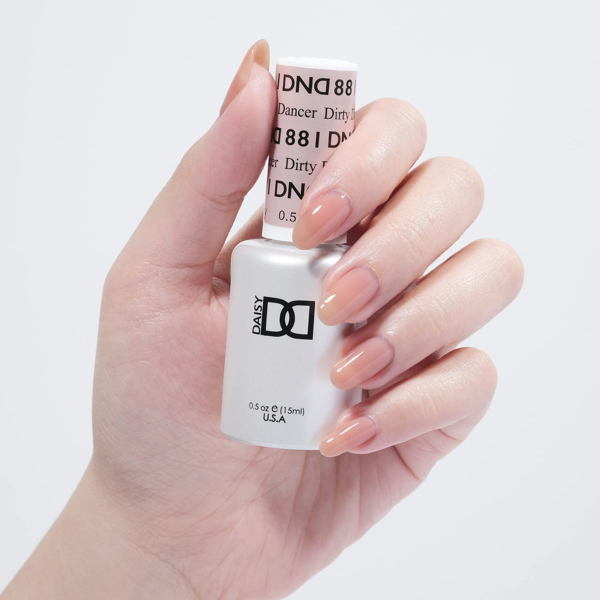 DAISY DND Gel Polish and Lacquer bottles side view