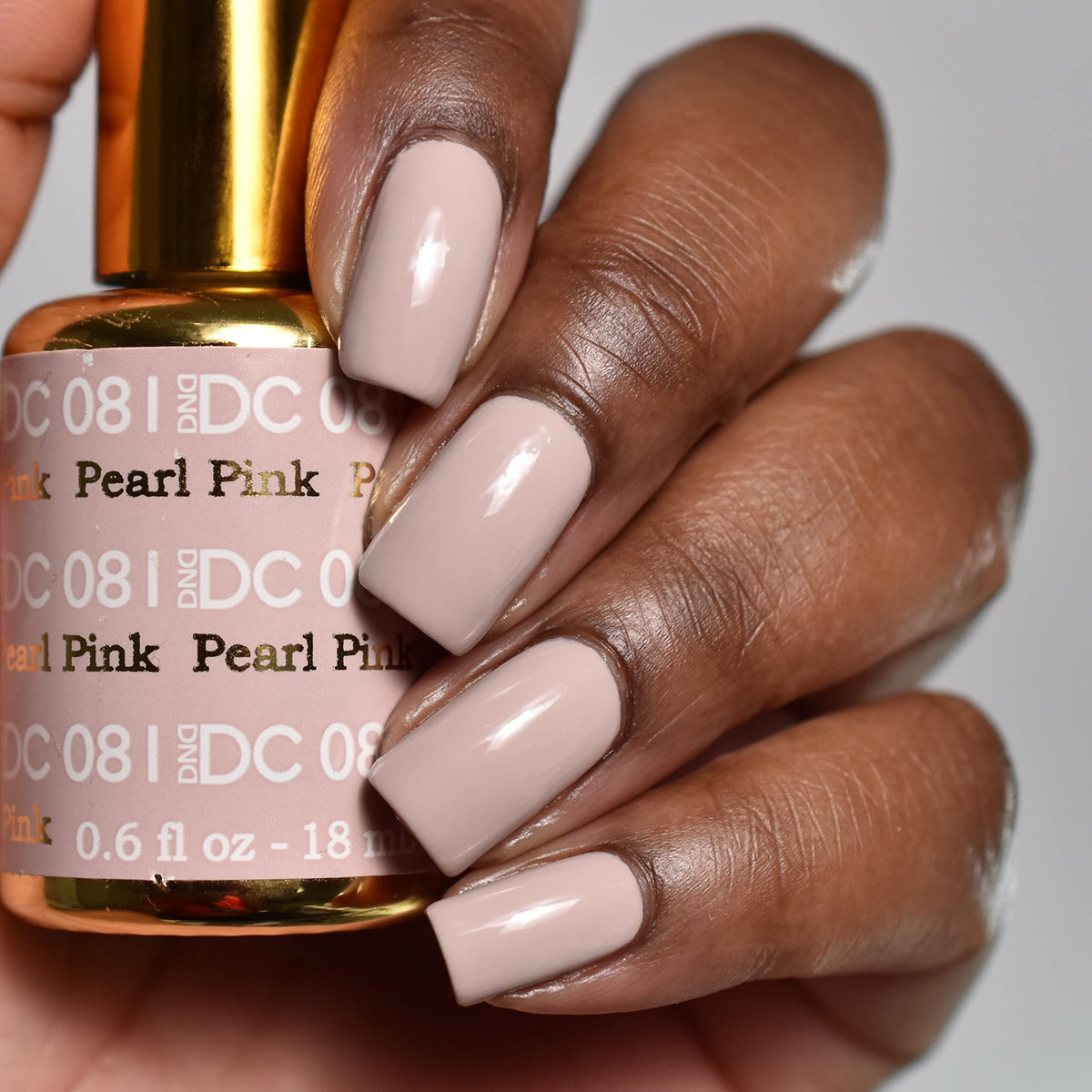 DAISY DND Pearl Pink Gel Nail Polish and Lacquer bottles