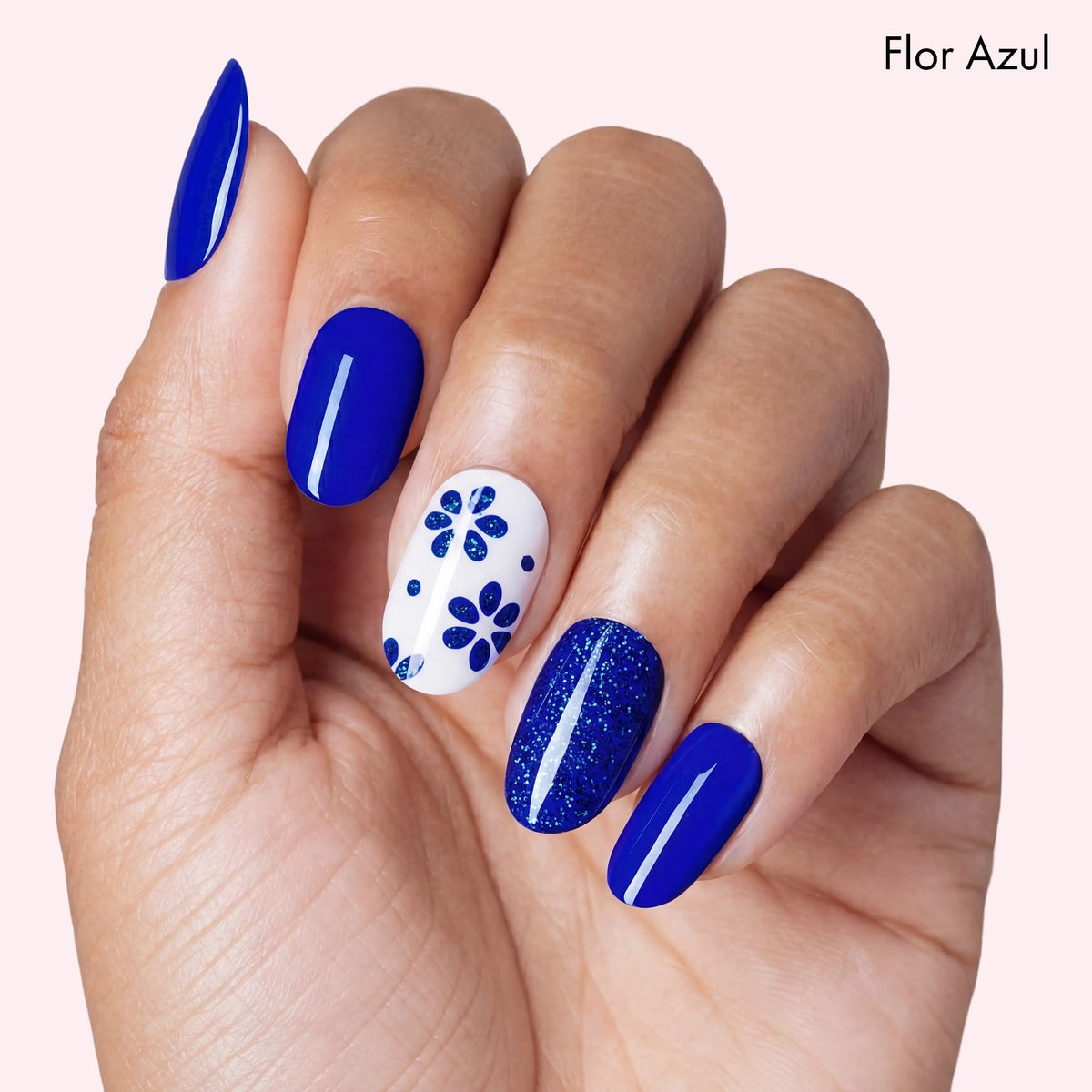 Dashing Diva Flor Azul nail strip set close-up