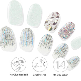 Dashing Diva Gloss Nail Strips applied on nails