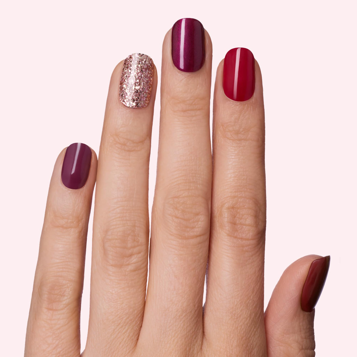 Dashing Diva Gloss Nail Strips packaging showing contents