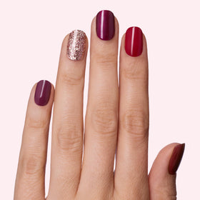 Dashing Diva Gloss Nail Strips packaging showing contents