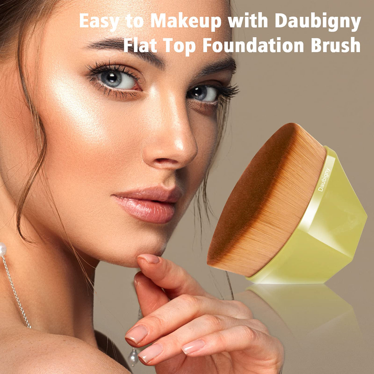 Daubigny Foundation Brush with protective case in yellow
