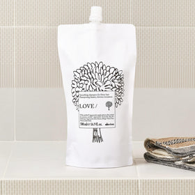 Davines LOVE SMOOTHING Shampoo natural ingredients close-up