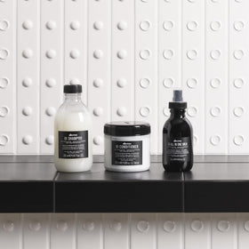 Davines OI Shampoo 330g close-up of the bottle