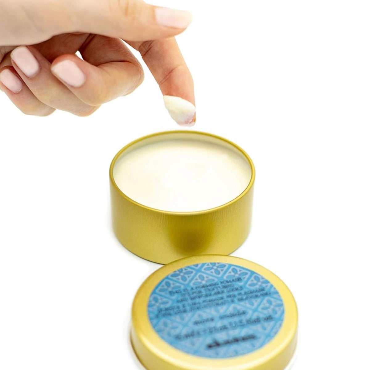 Davines This Is A Forming Pomade 100g application on hair