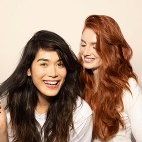 Demonstration of applying PHYTO Phytocolor to hair