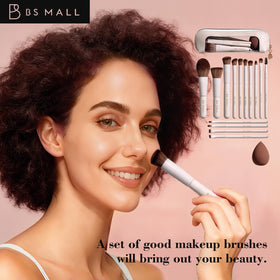 Detailed view of BS-MALL foundation brush