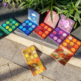 docolor eyeshadow palette close-up of shimmer shades