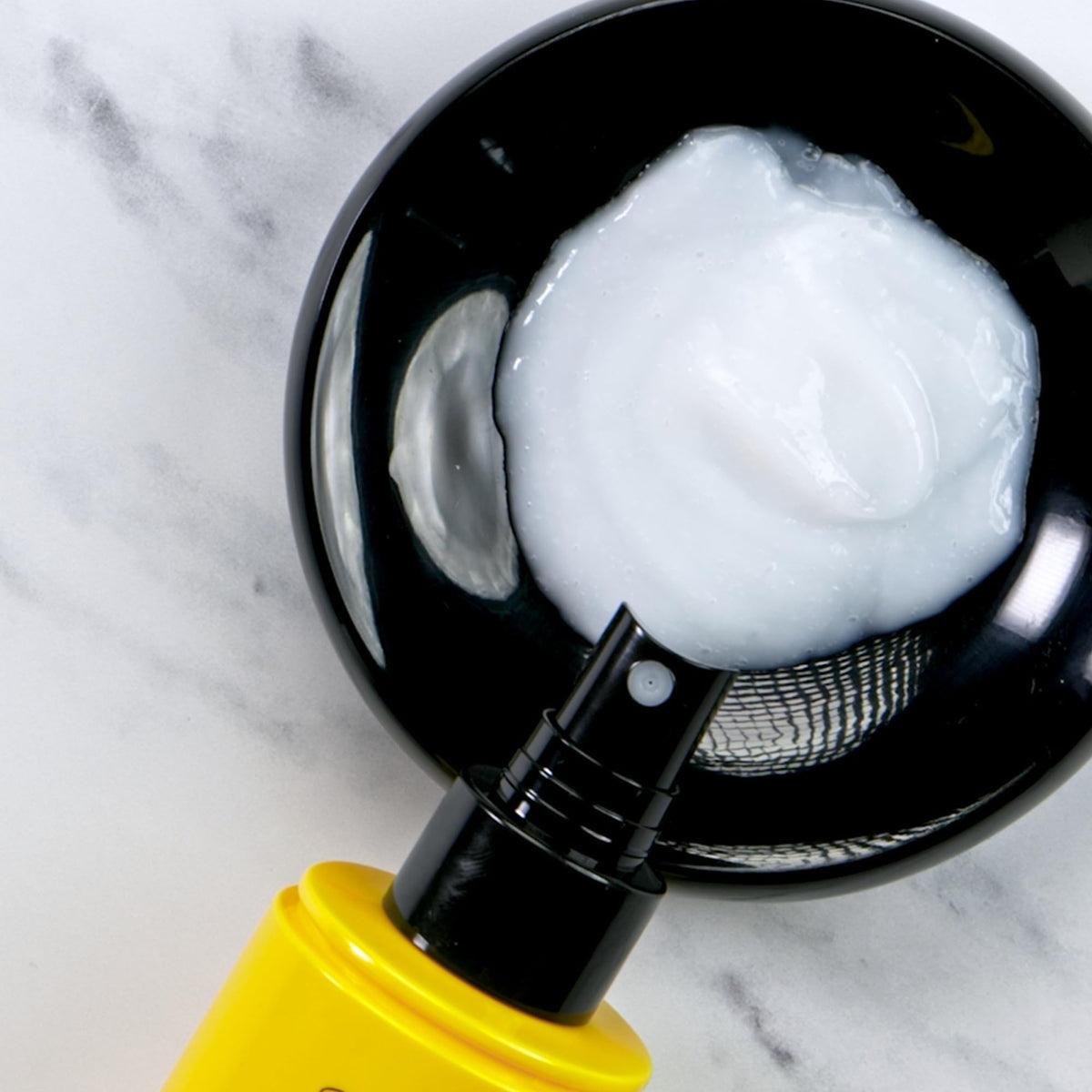 Dr. PAWPAW 7-in-1 Hair Styler with mango and coconut fragrance