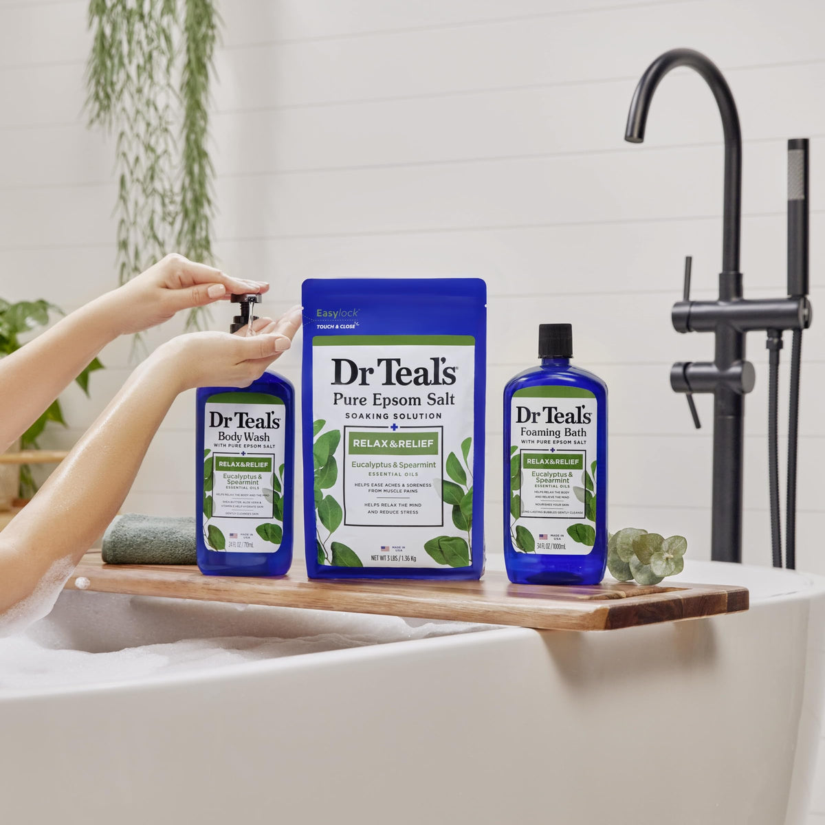 Dr Teal's Foaming Bath Eucalyptus & Spearmint close-up of label