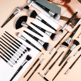 DUcare makeup brushes with numbered guide