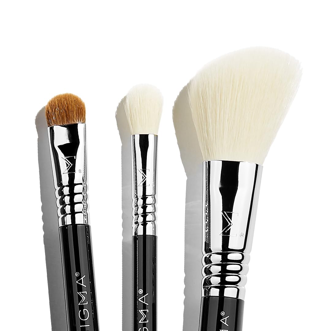 E25 blending brush from SIGMA BEAUTY set, side view