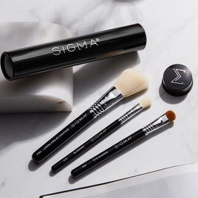 E55 eye shading brush from SIGMA BEAUTY set, close-up
