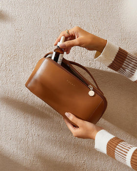 EACHY Travel Makeup Bag packaging and contents