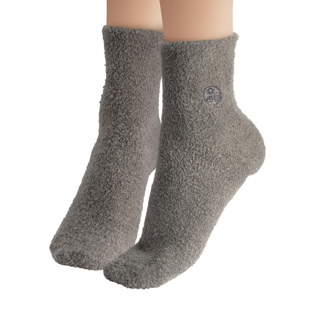 Earth Therapeutics Aloe Socks worn on feet