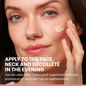 Eau Thermale Avène Retrinal 0.05% Anti-Aging Cream in lifestyle setting