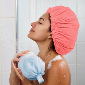 Edoneery Shower Cap on a model with long hair