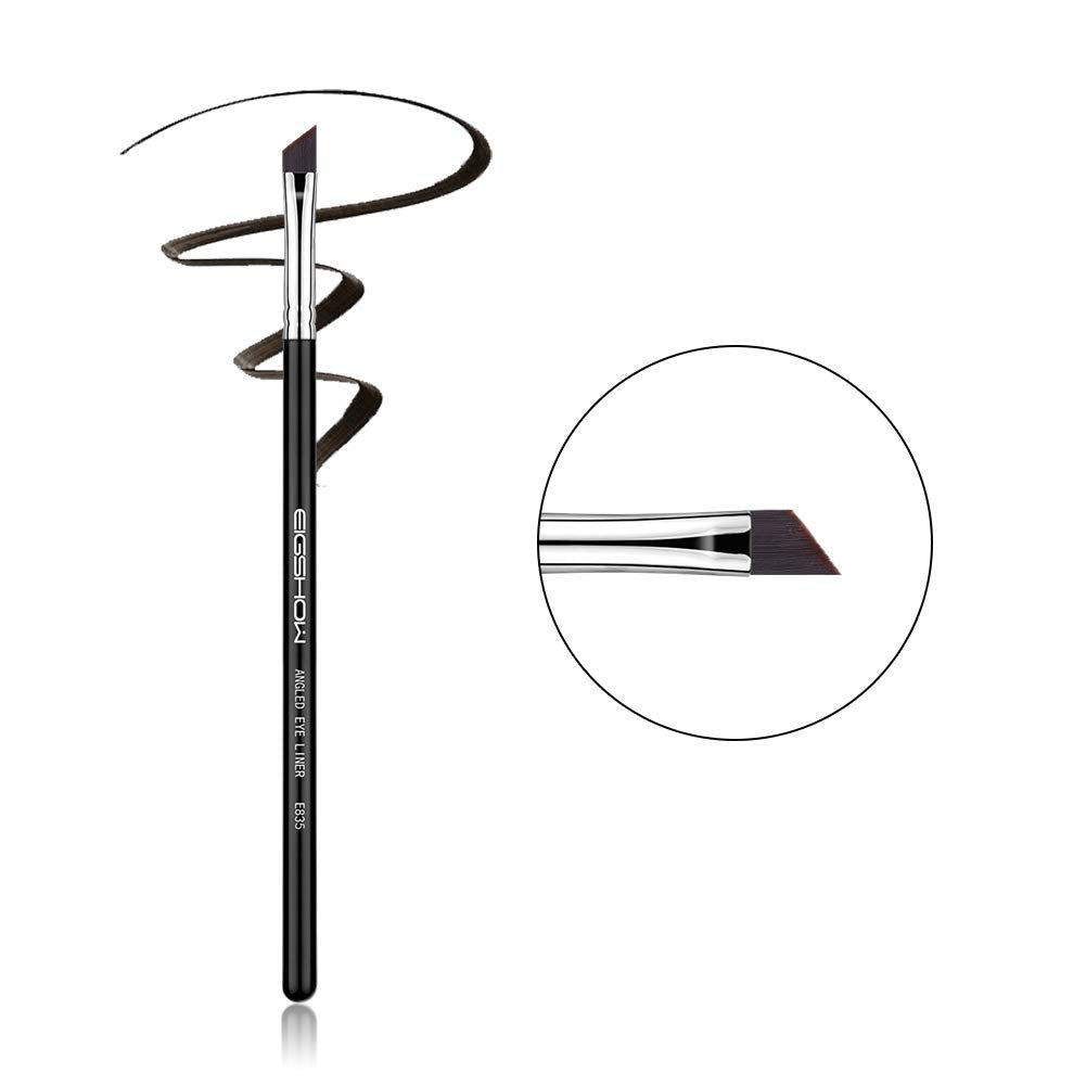EIGSHOW Eyeliner Brush Fine Angled showing wooden handle