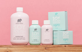 ella+mila Soy Nail Polish Remover with cotton pads