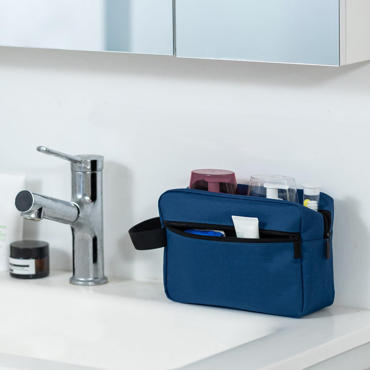 Elviros Toiletry Bag vacuum-sealed packaging